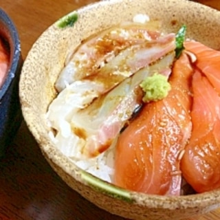 サーモンと鯛のミニ海鮮丼